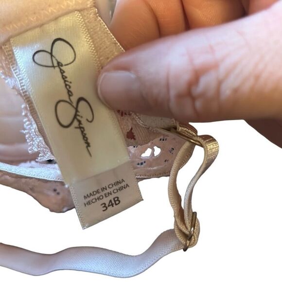 Beige Bra with Lace Detail, Adjustable Straps - Comfortable Everyday Lingerie - Picture 4 of 5